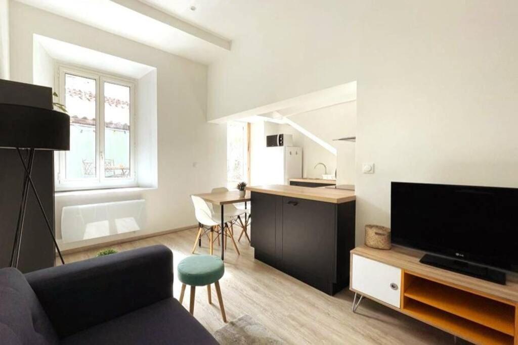 Taote - Studio Avec Terrasse Au Coeur De Ville Brignoles Eksteriør bilde